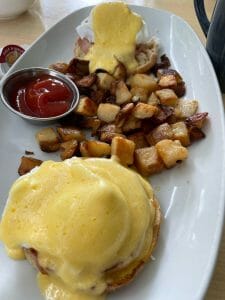 eggs benedict