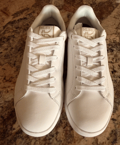 Kuru top of sneakers