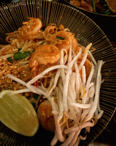 Shrimp pad thai